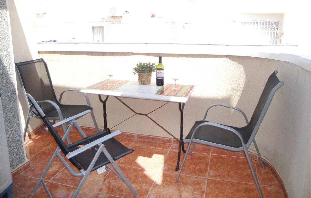 2 Bedroom Cozy Apartment In Torrevieja Eksteriør bilde