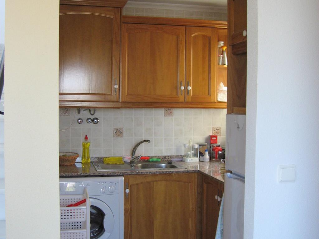 2 Bedroom Cozy Apartment In Torrevieja Eksteriør bilde