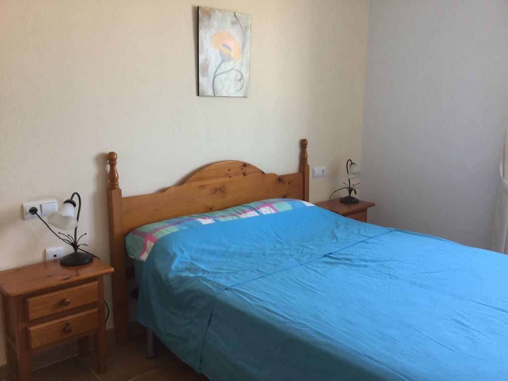 2 Bedroom Cozy Apartment In Torrevieja Eksteriør bilde